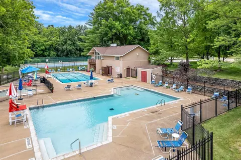 Exterior - 950 Beacon Woods Ct, Manchester, MO 63021 photo 15 of 17