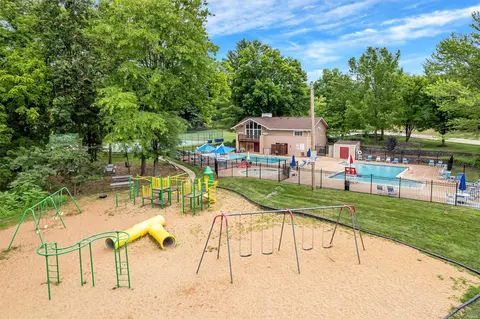 Exterior - 950 Beacon Woods Ct, Manchester, MO 63021 photo 16 of 17