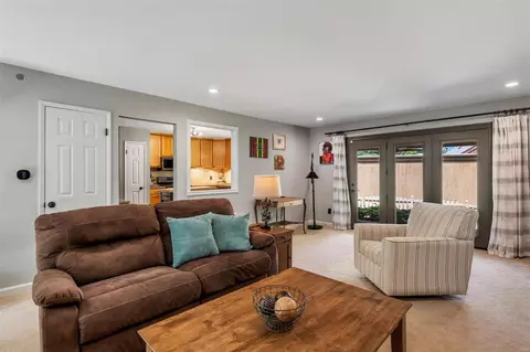 Living - 950 Beacon Woods Ct, Manchester, MO 63021 photo 5 of 5