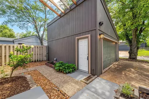 Exterior - 950 Beacon Woods Ct, Manchester, MO 63021 photo 11 of 17