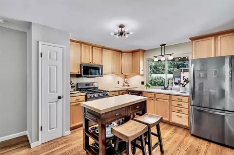 Kitchen - 950 Beacon Woods Ct, Manchester, MO 63021 photo 2 of 7