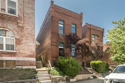 2920 Mcnair Ave, Saint Louis, MO 63118