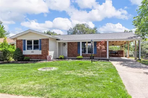 2412 Wesbay Dr, Maryland Heights, MO 63043