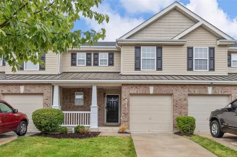817 Country Field Dr, Lake Saint Louis, MO 63367
