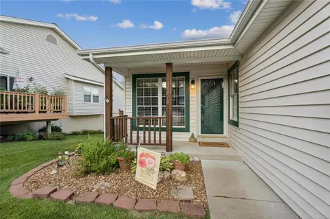 1018 Treetop Village Dr, Ballwin, MO 63021