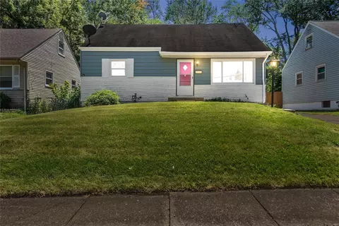 10244 Baltimore Ave, Saint Ann, MO 63074