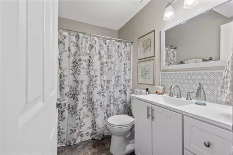 Bath - 847 Woodside Trails Dr, Ballwin, MO 63021 photo 1 of 2