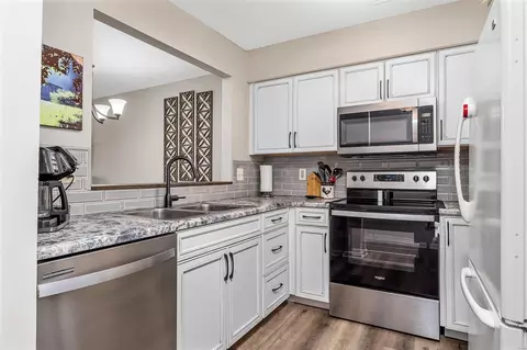 Kitchen - 847 Woodside Trails Dr, Ballwin, MO 63021 photo 1 of 2