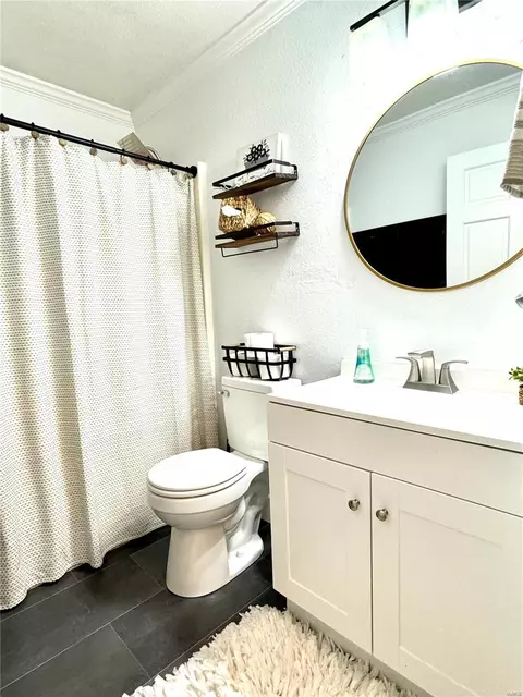 Bath - 1267 Wagon Wheel, O'fallon, MO 63366 photo 1 of 2