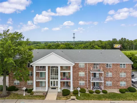 4309 Sunridge Dr #N, Saint Louis, MO 63125