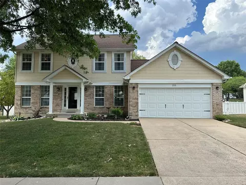215 Waterford Crossing Dr, O'fallon, MO 63368