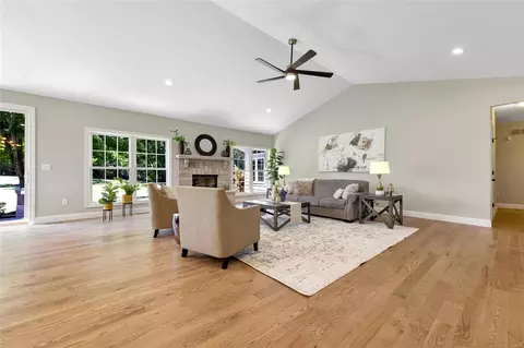 Living - 574 Autumn Bluff Dr, Ellisville, MO 63021 photo 3 of 3