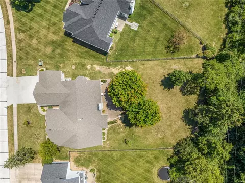 View/Area - 574 Autumn Bluff Dr, Ellisville, MO 63021 photo 3 of 4