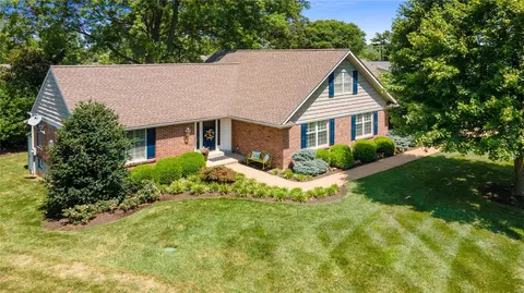 729 Dougherty Pl, Saint Louis, MO 63122