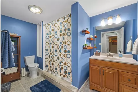 Bath - 7251 Picasso Dr, O'fallon, MO 63368 photo 5 of 5