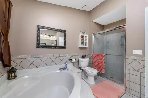 Bath - 7251 Picasso Dr, O'fallon, MO 63368 photo 4 of 5
