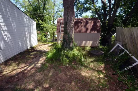 Exterior - 215 Drewel Ct, Eureka, MO 63025 photo 3 of 11