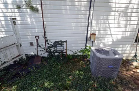 Exterior - 215 Drewel Ct, Eureka, MO 63025 photo 2 of 11