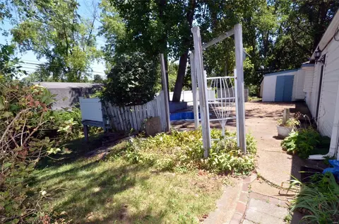 Exterior - 215 Drewel Ct, Eureka, MO 63025 photo 8 of 11