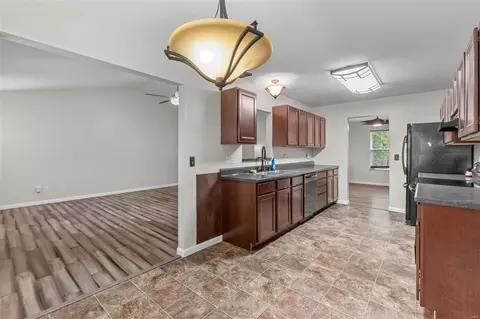 Entry Way - 210 Ruggles Rd, Ferguson, MO 63135 photo 2 of 2