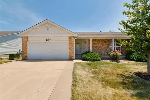 1017 Chapel Hill Dr #13, Saint Peters, MO 63376