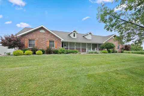 9137 N State Route 94, West Alton, MO 63386