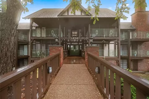 1436 Heritage Lndg #209, Saint Charles, MO 63303