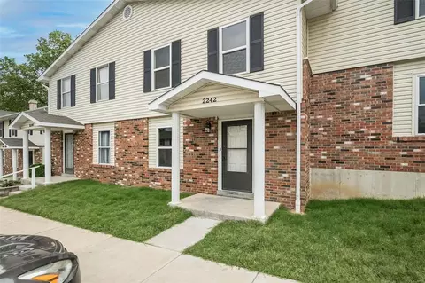 2242 Highland Hill Dr #G, Saint Peters, MO 63376