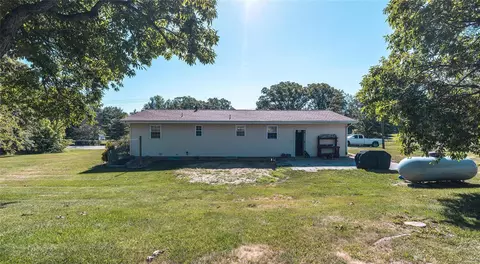 Exterior - 4932 Highway D, Defiance, MO 63341 photo 4 of 10