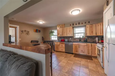 Kitchen - 4932 Highway D, Defiance, MO 63341 photo 2 of 3