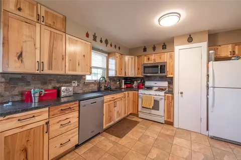 Kitchen - 4932 Highway D, Defiance, MO 63341 photo 1 of 3