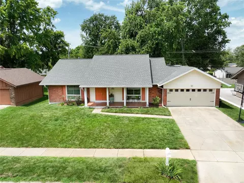 843 Somerton Ridge Dr, Creve Coeur, MO 63141