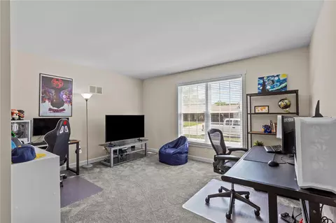 660 Towerwood Dr, Ballwin, MO 63021 photo 4