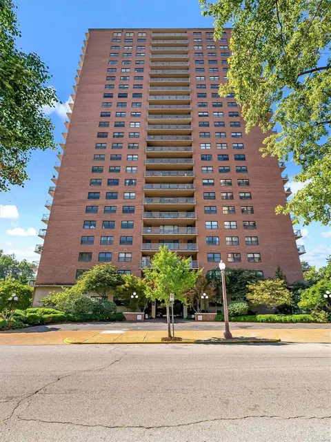 4466 W Pine Blvd #4D, Saint Louis, MO 63108