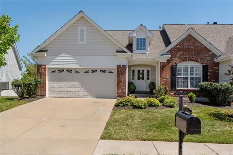 691 Bluffs View Ct, Eureka, MO 63025 photo 1