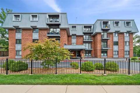 450 W Adams Ave #7, Kirkwood, MO 63122