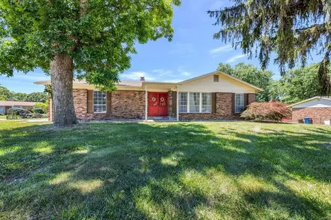 2907 Droste Rd, Saint Charles, MO 63301