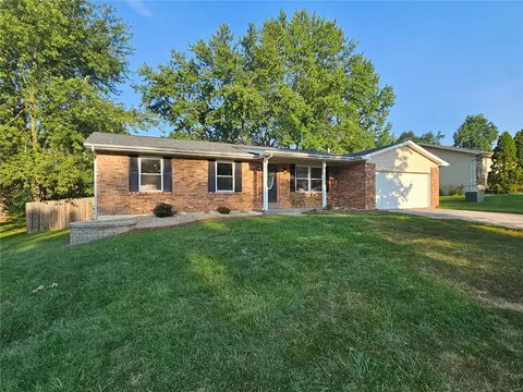 32 Spring Wood Dr, Saint Peters, MO 63376