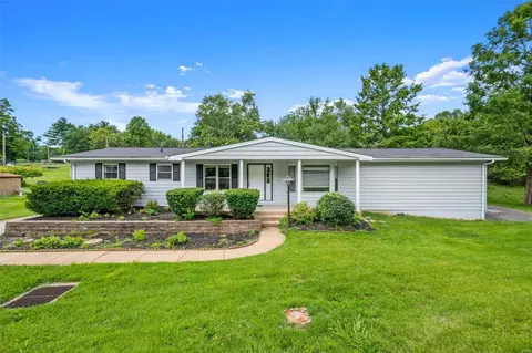 6901 Becker Rd, Saint Louis, MO 63129