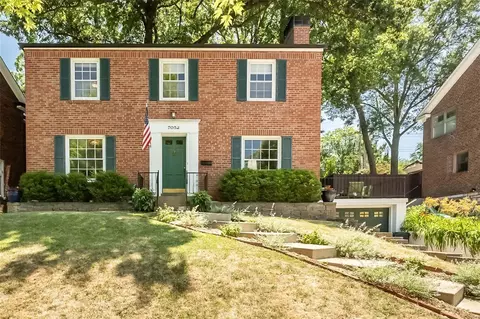 7052 Northmoor Dr, Saint Louis, MO 63105