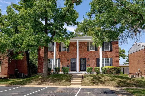 10447 Willowdale Dr, Saint Louis, MO 63146