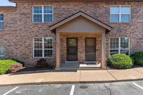 10521 Roseton Ct, Saint Louis, MO 63114