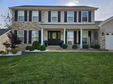 7694 Fine Oaks Pl, Saint Louis, MO 63129