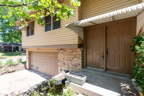 1212 Priest Dr, Manchester, MO 63021 photo 2