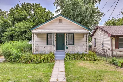 3670 High Dr, Saint Ann, MO 63074