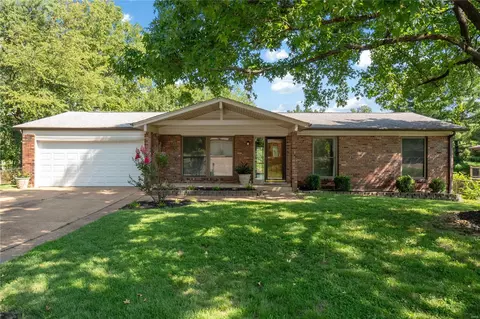 1264 King Carey Dr, Saint Louis, MO 63146
