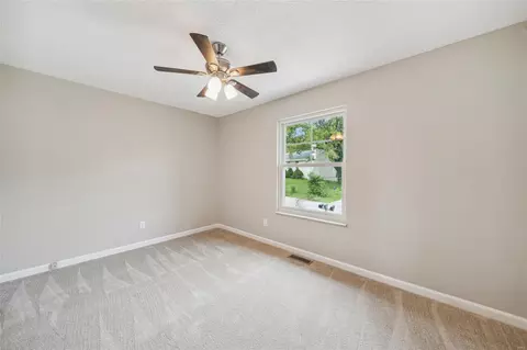 Bedroom - 141 Shaw Dr, Eureka, MO 63025 photo 2 of 8
