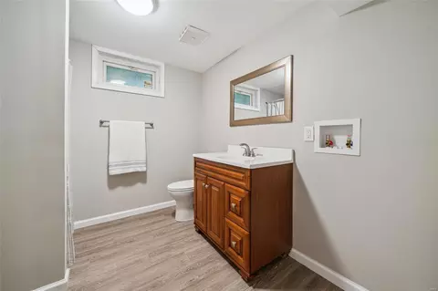 Bath - 141 Shaw Dr, Eureka, MO 63025 photo 2 of 3
