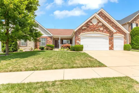 6543 Devonhurst Dr, Saint Louis, MO 63129 photo 4