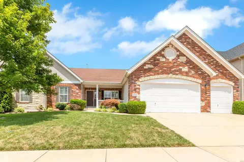 6543 Devonhurst Dr, Saint Louis, MO 63129